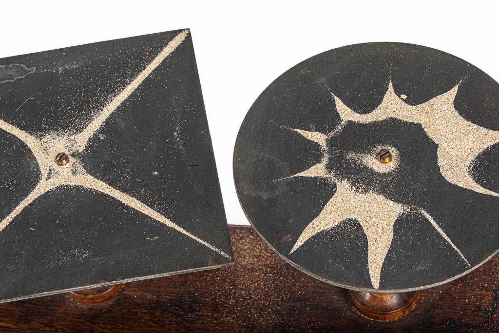 instrument scientifique : Plaques vibrantes pour figures de Chladni