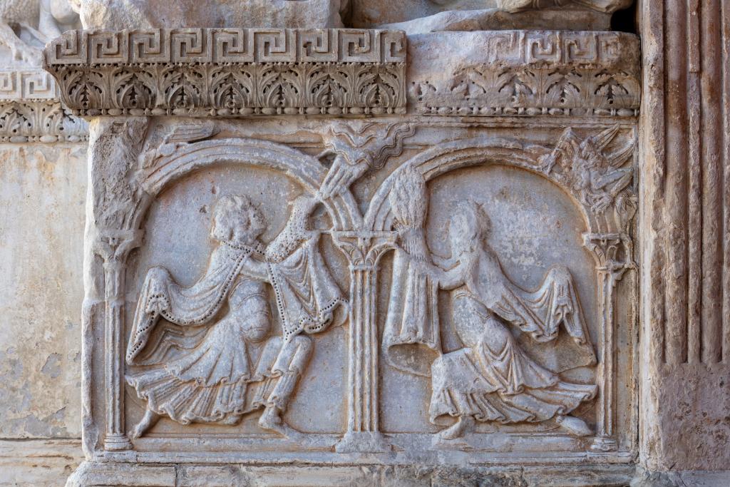statues et hauts-reliefs du portail de Saint-Gilles