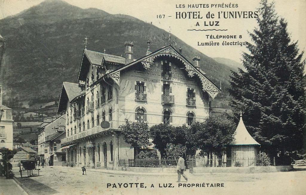 Hôtel de l'Univers (ancien), actuellement immeuble à logements et commerces