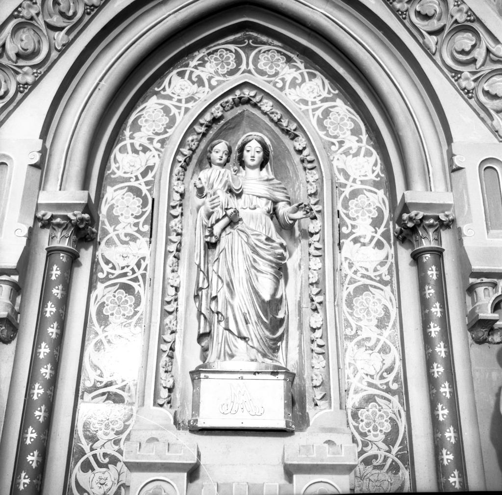 statue (petite nature) : Vierge à l'Enfant