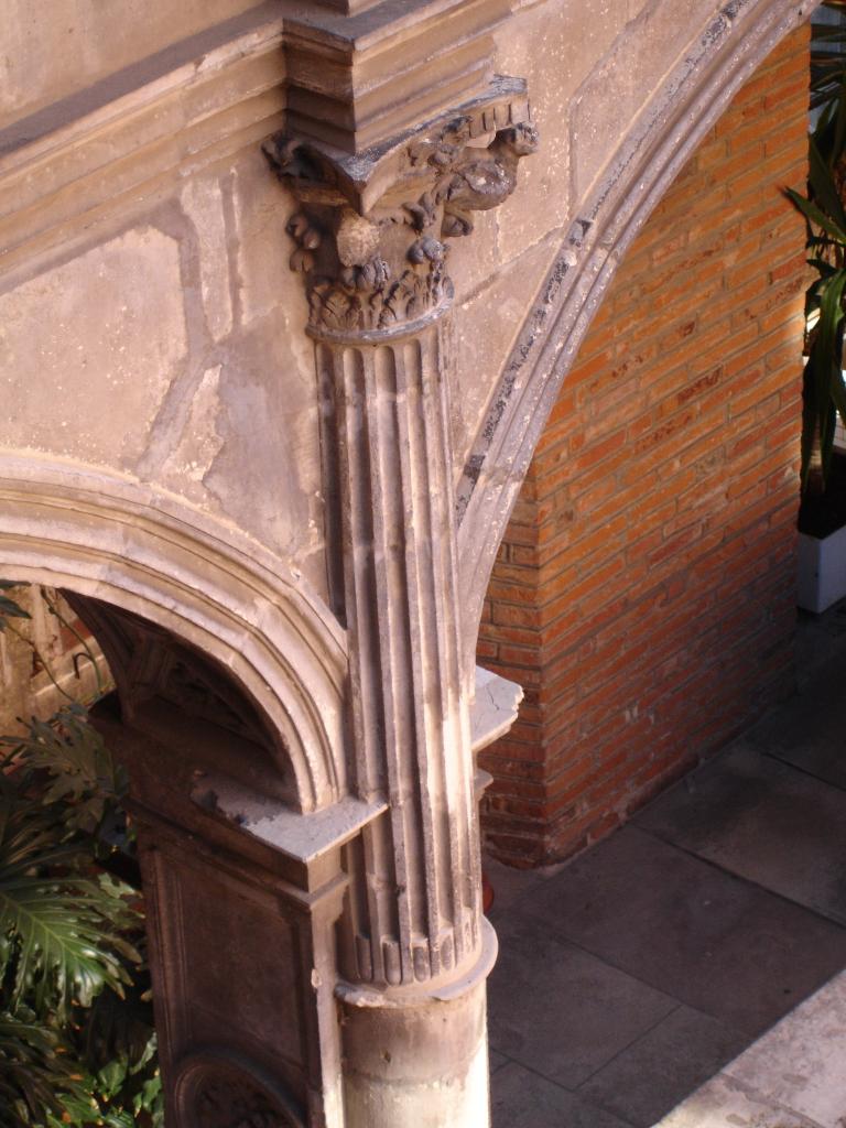 hôtel de Bernuy, puis collège universitaire, actuellement lycée Pierre de Fermat