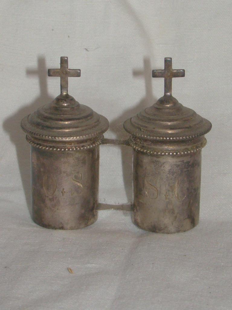 ampoules aux saintes huiles : ampoule à saint chrême et ampoule à huile des malades