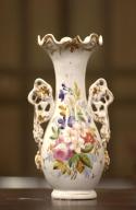 paire de vases d'autel (vase à cornet), de style néo-rocaille