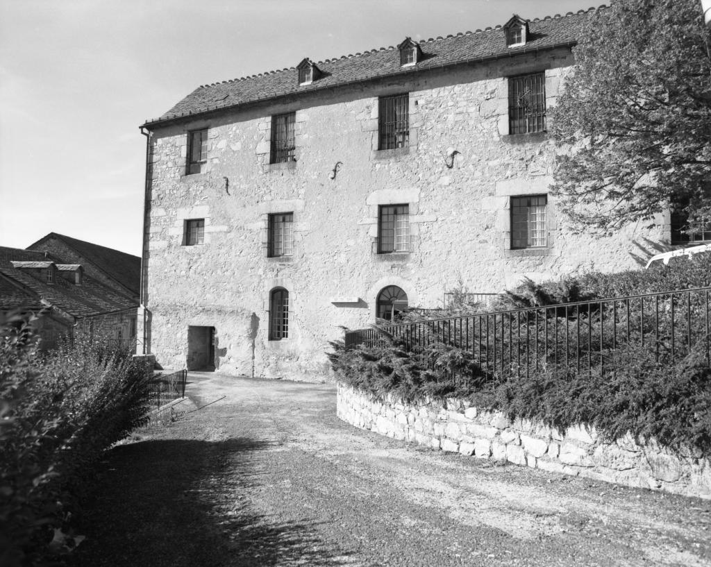 asile d'aliénés : hôpital psychiatrique