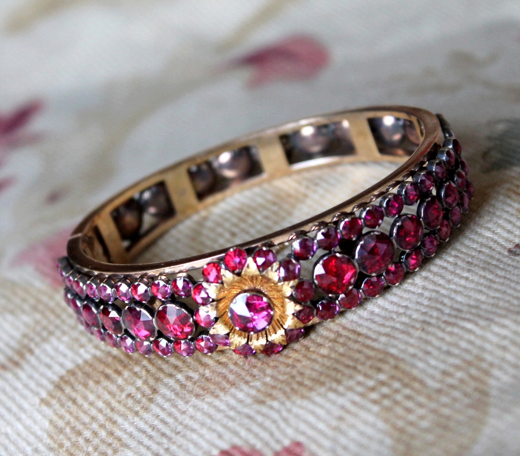 Bracelet rigide ouvrant