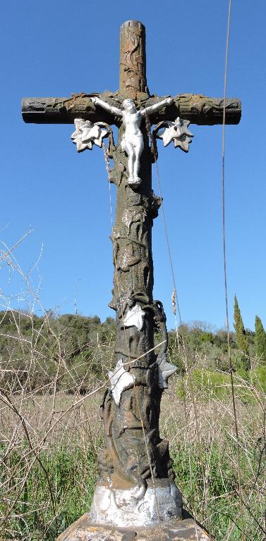 Croix monumentales et croix de chemin de La Tour-sur-Orb