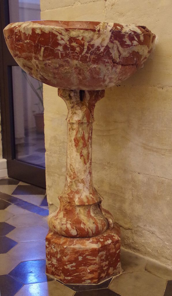 Présentation du mobilier de l'église de Garons