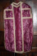 chasuble violette avec son étole