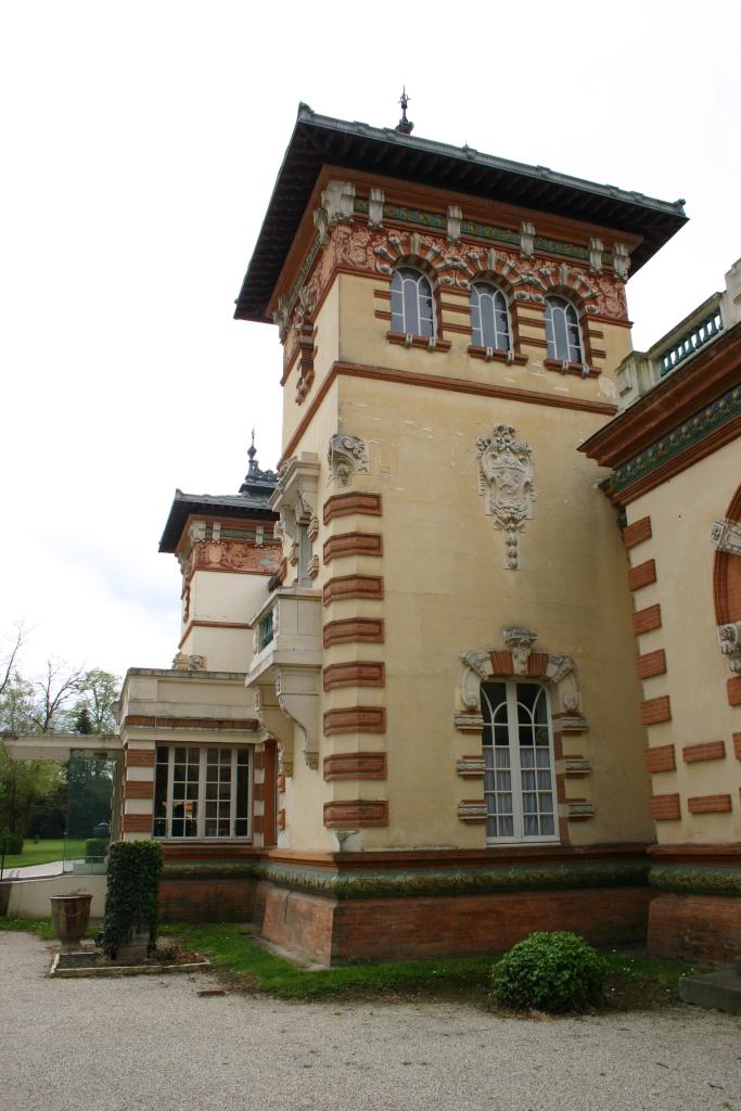 château de Longues-Aygues actuellement établissement médical