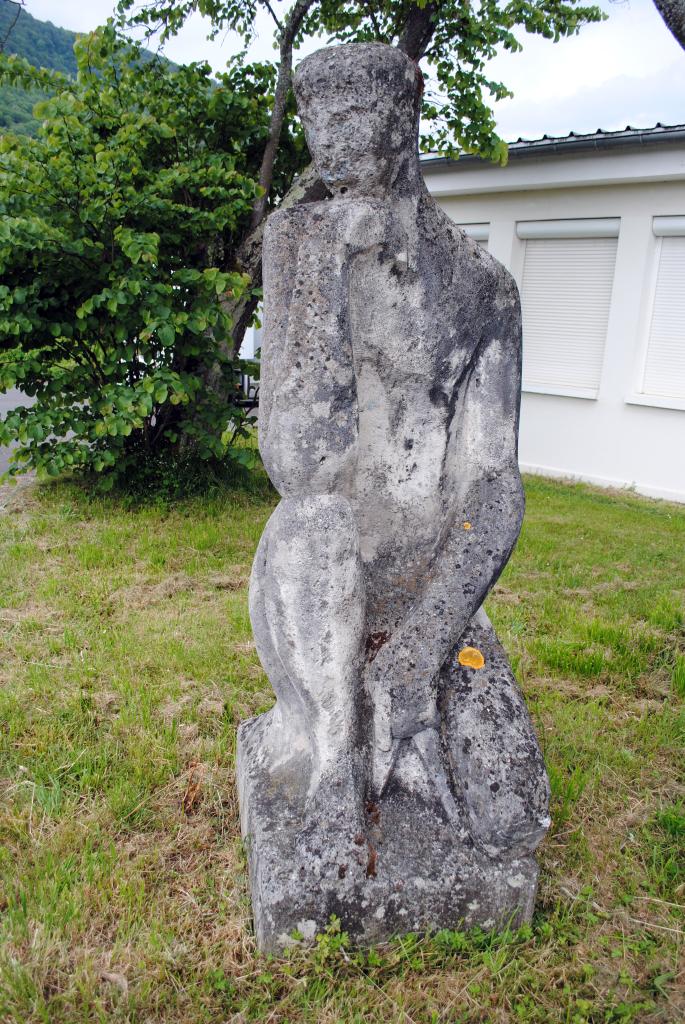 Statue