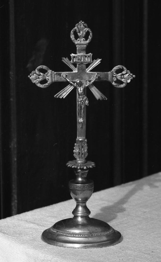 croix d'autel