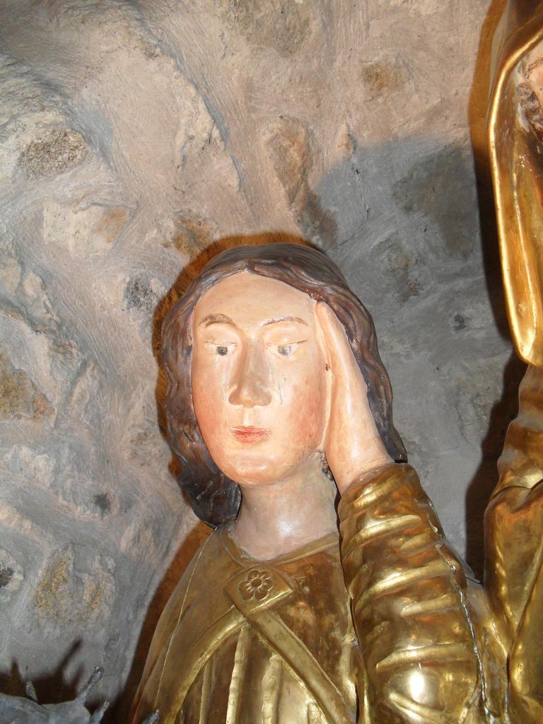 groupe sculpté : Vierge de Pitié, saint Jean et Marie-Madeleine