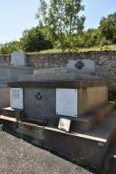 tombeau en forme de caveau surélevé