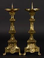 paire de chandeliers d'autel
