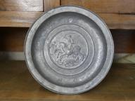 plat de quête : Saint Georges et le dragon