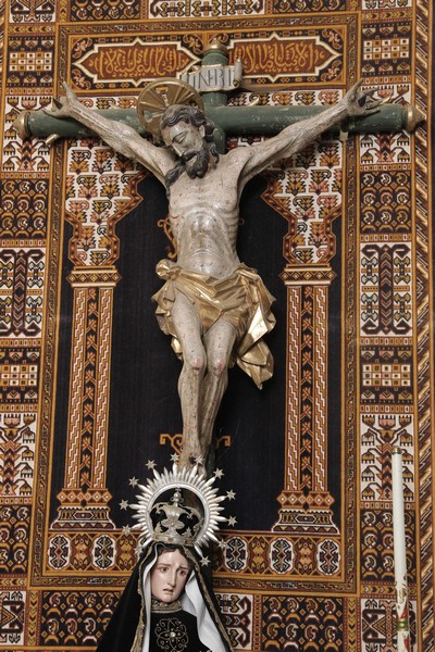 Croix : Christ en croix