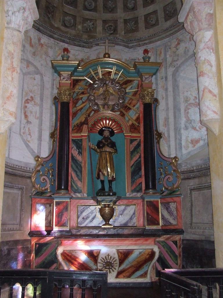 ensemble de l'autel secondaire dédié à saint Jacques : retable architecturé, autel tombeau