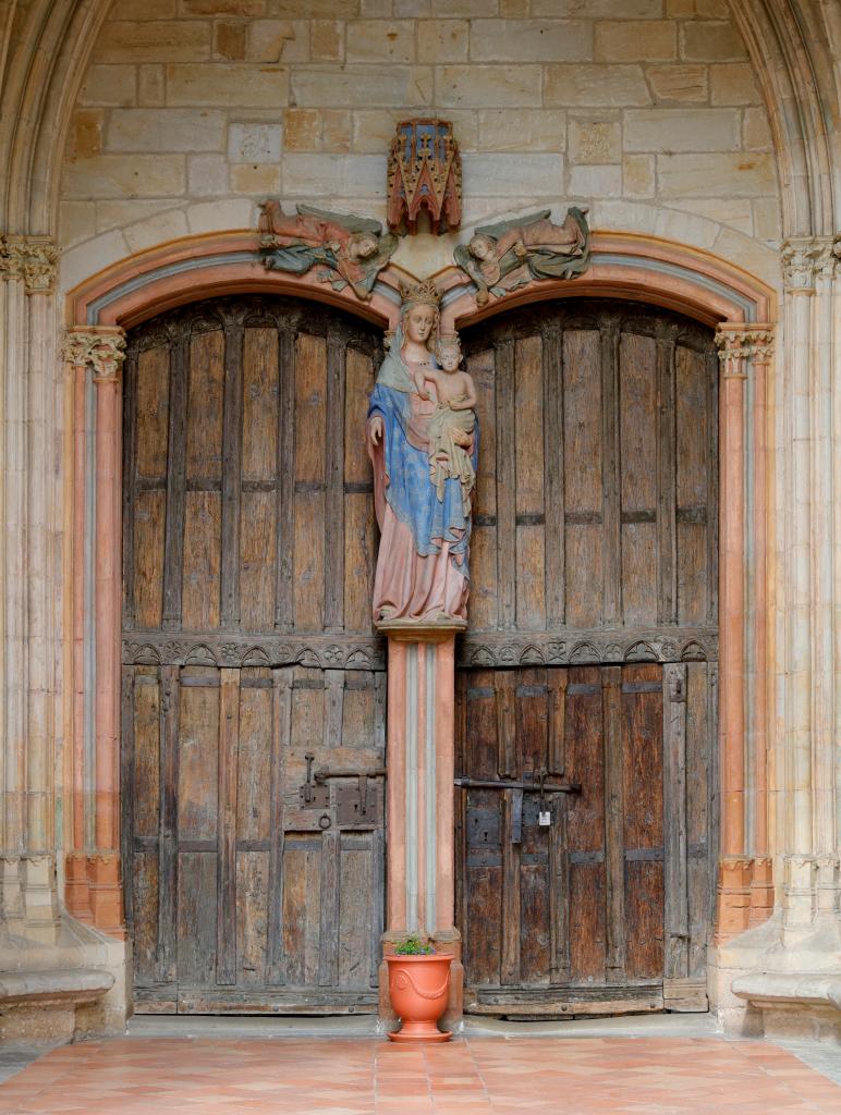 vantaux de la porte principale de l'église