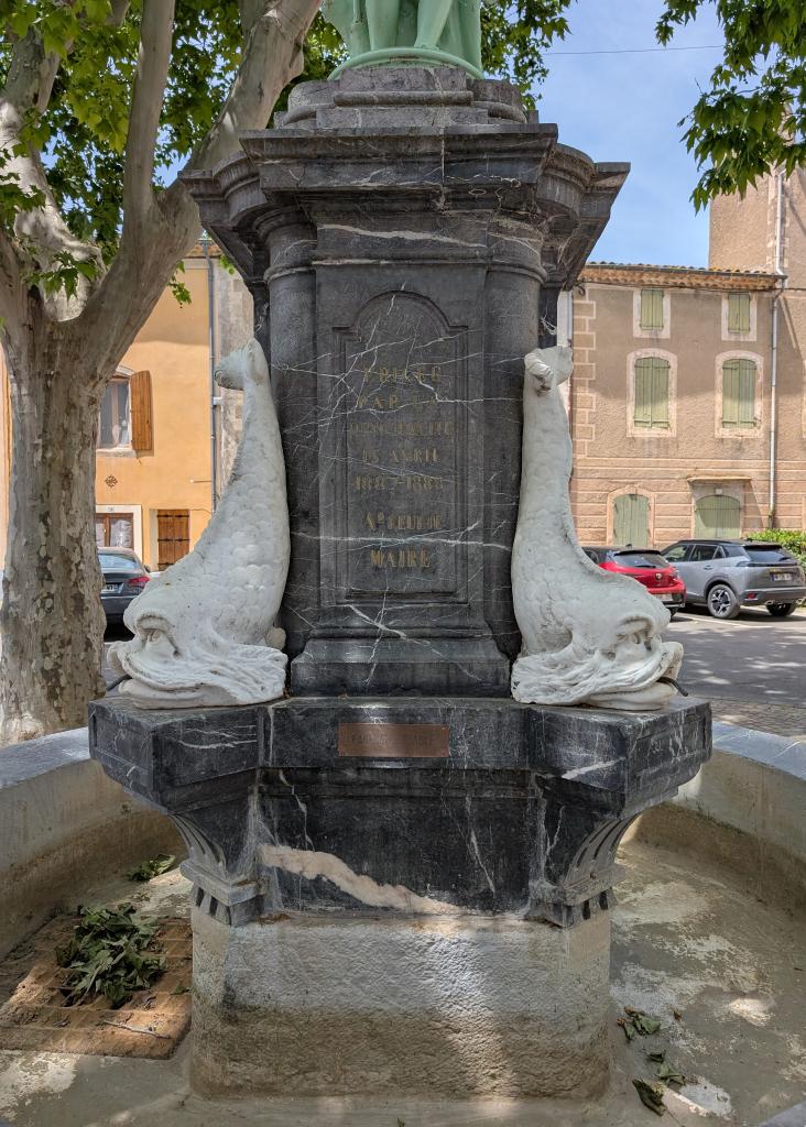 monument (monument commémoratif), fontaine monumentale, de la république, allégorie de la Liberté