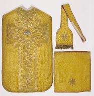 chasuble or avec étole, voile de calice, manipule, deux dalmatiques et cinq chapes (n° 10)