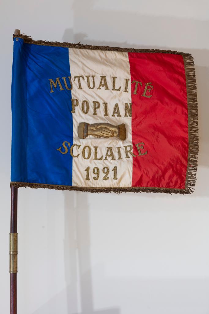 drapeau tricolore mutualiste