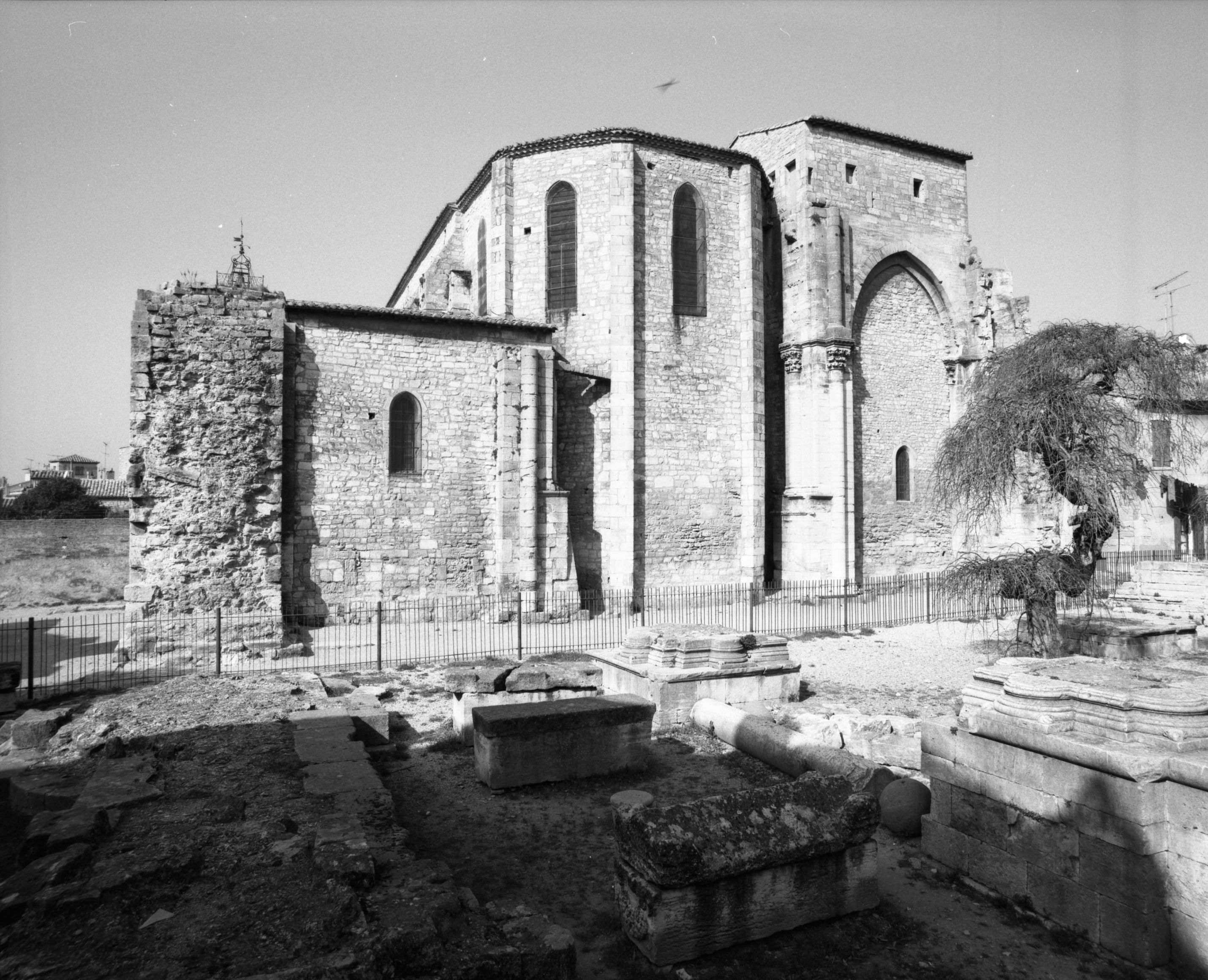 église haute de l'ancienne abbaye de Saint-Gilles