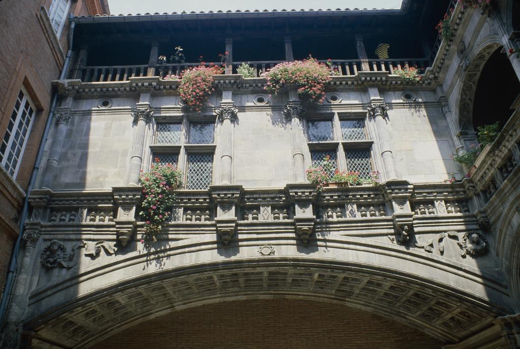 hôtel de Bernuy, puis collège universitaire, actuellement lycée Pierre de Fermat