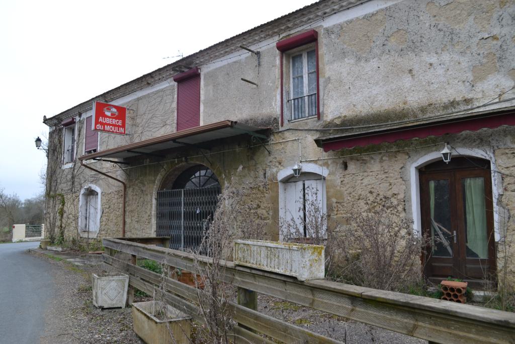 ancien moulin, actuellement auberge