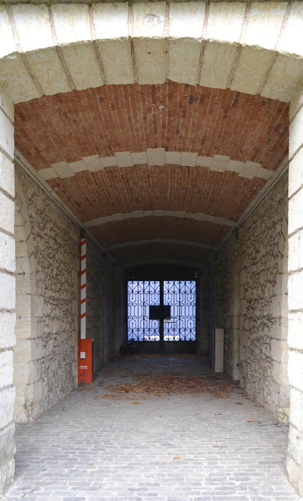 Quartier de cavalerie Henry, puis Quartier de cavalerie Espagne, Caserne d'artillerie et Centre d'Instruction du service de l'Intendance