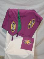 manipule, voile de calice, bourse de corporal, conopée (ornement violet)