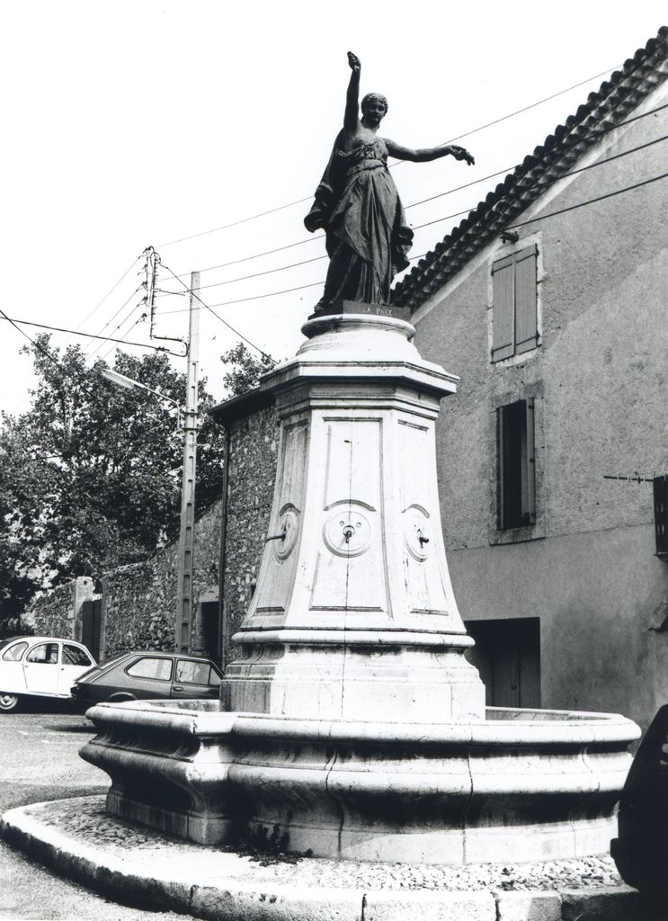 fontaine monumentale, de la paix