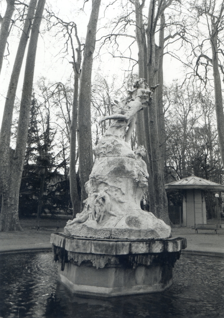 fontaine monumentale : Le printemps et Bacchus
