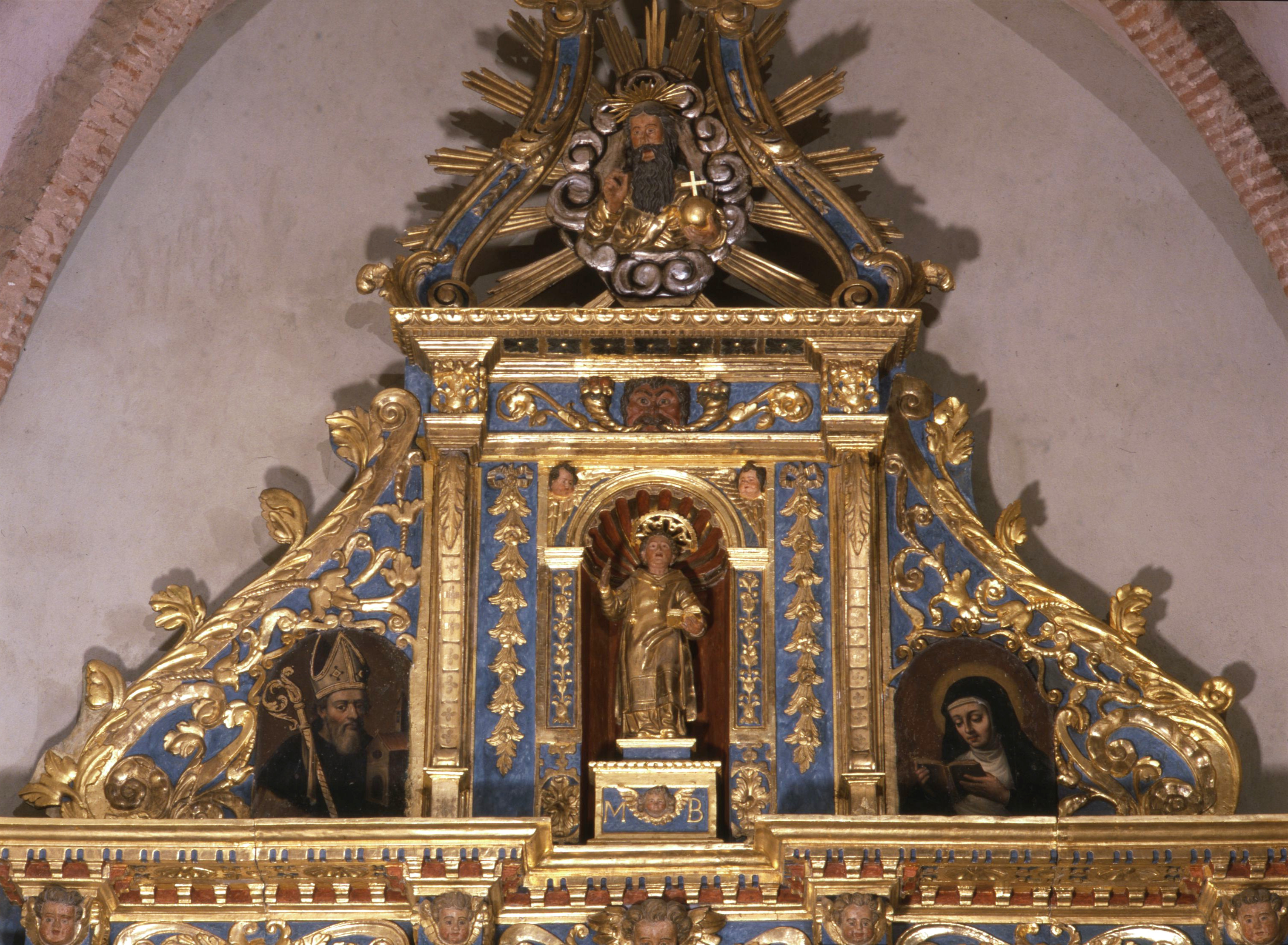 retable architecturé à niche de l'autel de la Vierge