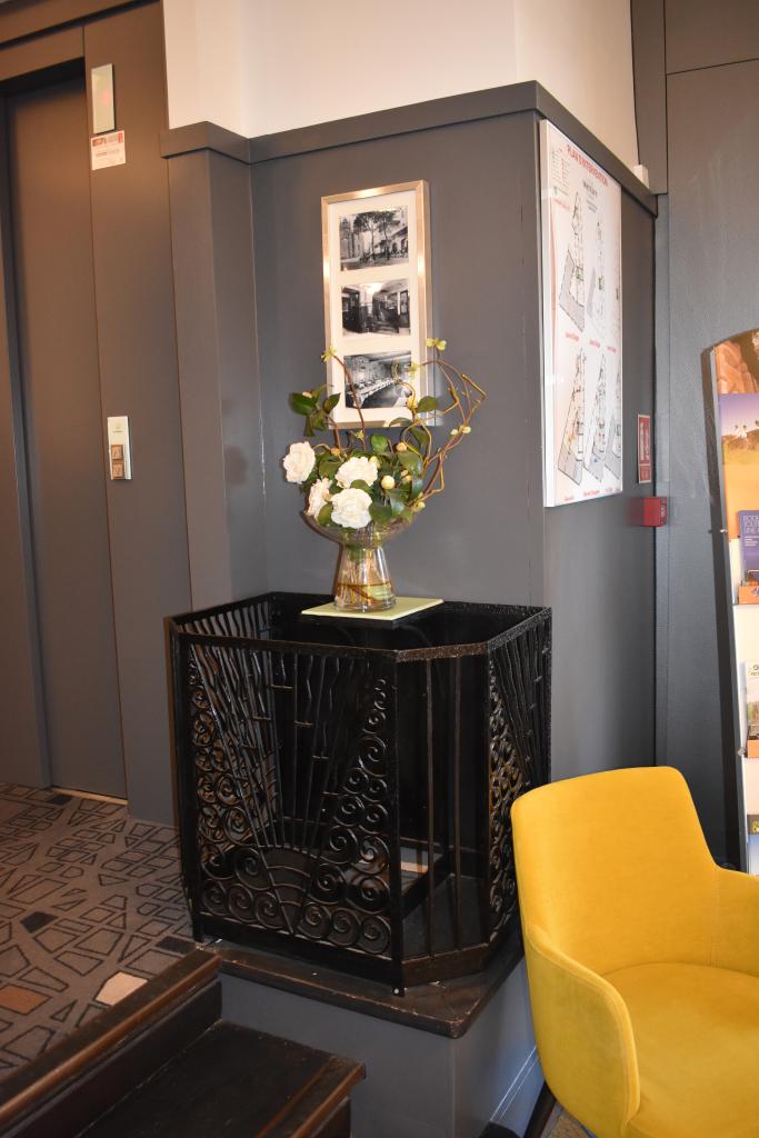 Grand Hôtel Broussy, aujourd'hui Hôtel Mercure, et Grand Café Riche, actuel café Le Broussy