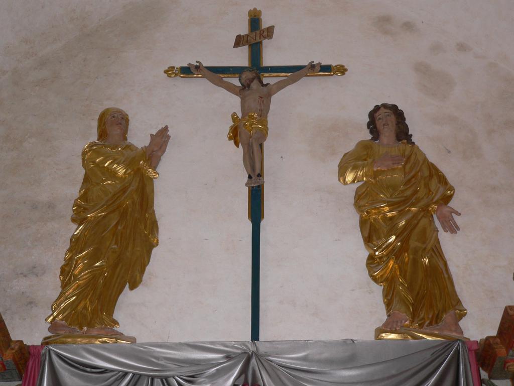 lambris de revêtement, tabernacle et statues formant retable du maître-autel