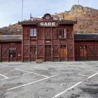 gare (ancienne), actuellement gare routière et centre culturel