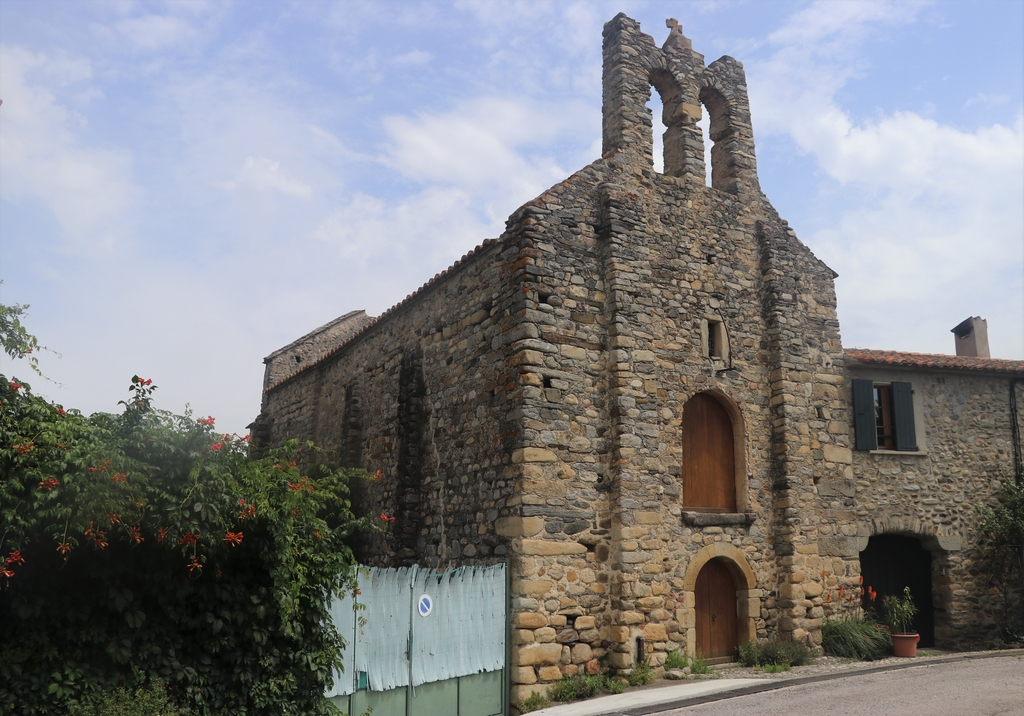 Église prieurale Sainte-Marie de Riquer et Mas Riquer