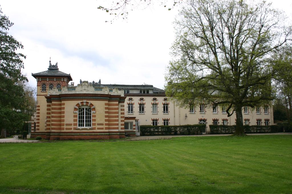 château de Longues-Aygues actuellement établissement médical