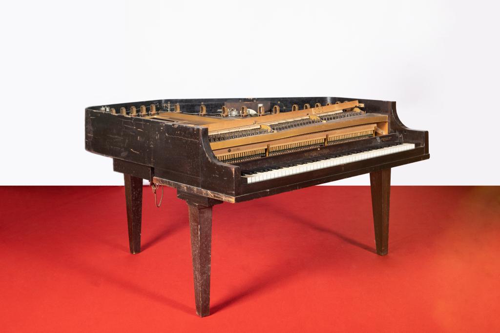 Piano à queue Néo-Bechstein
