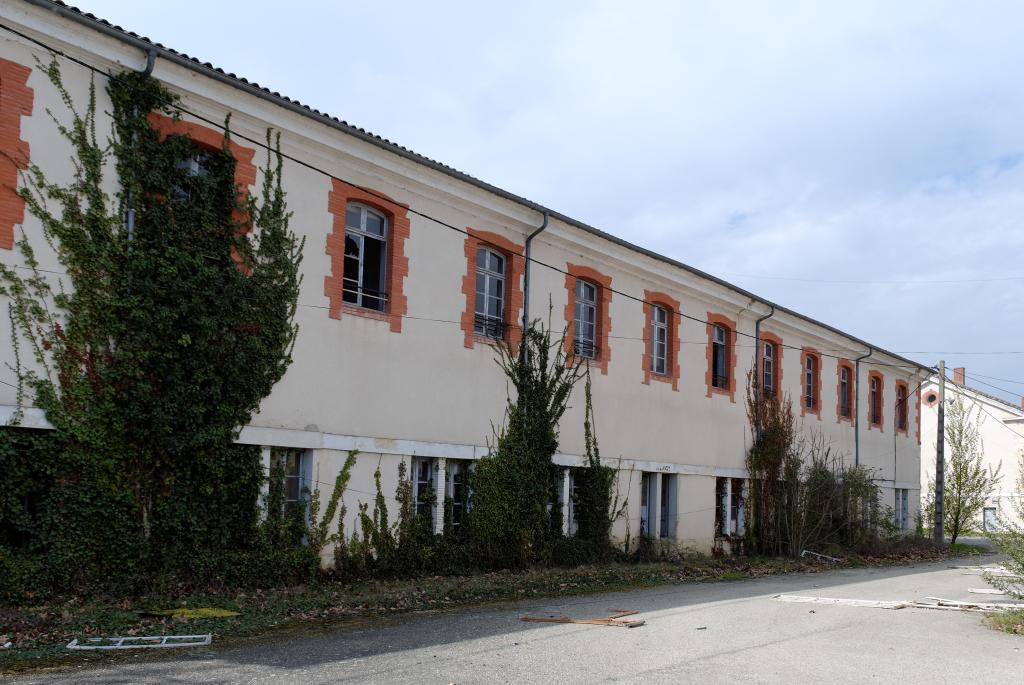 Quartier de cavalerie Henry, puis Quartier de cavalerie Espagne, Caserne d'artillerie et Centre d'Instruction du service de l'Intendance
