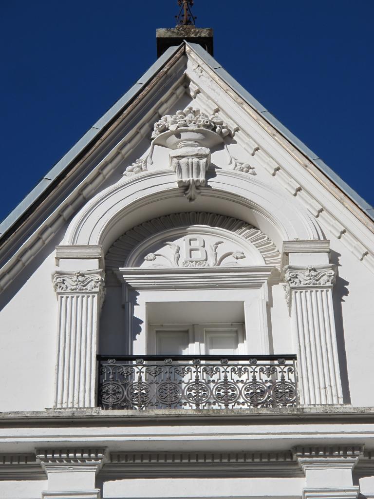 grand hôtel Bonnemaison actuellement résidence palais d'Etigny