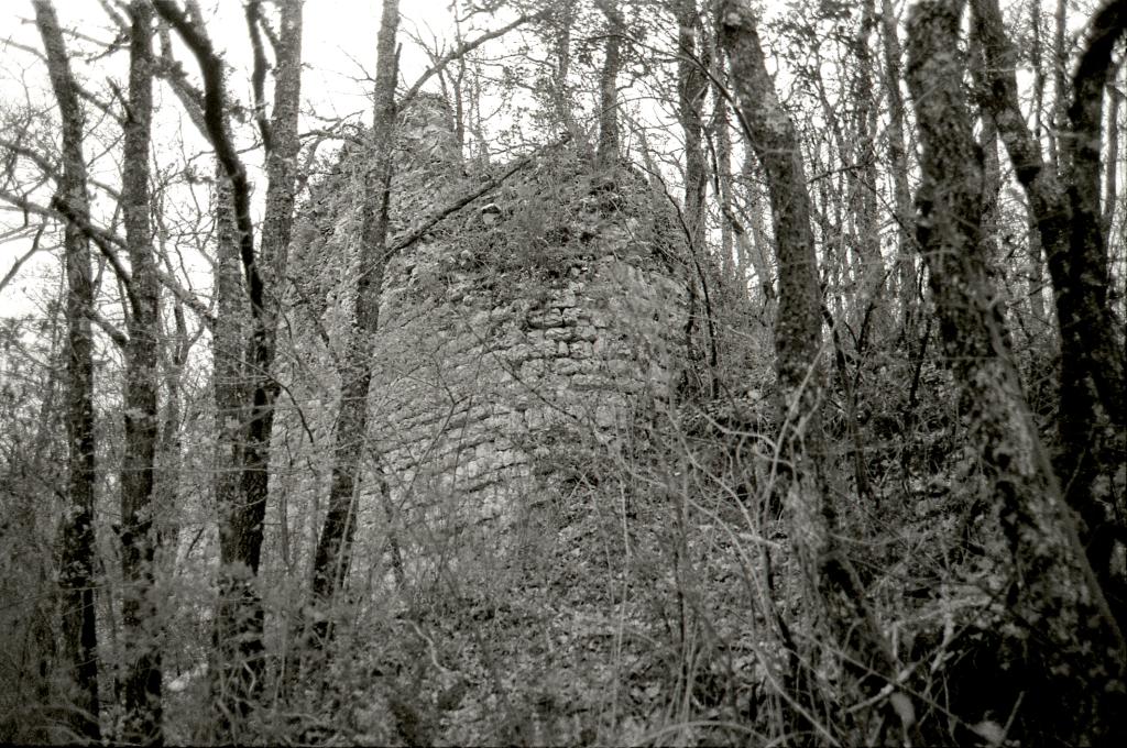 village : castrum