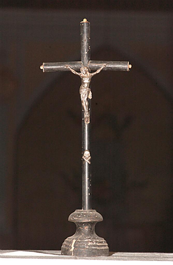 croix de sacristie : Christ en croix