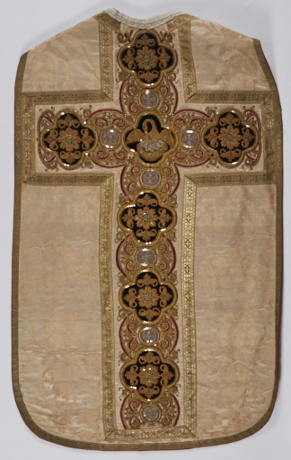 Chasuble blanche avec étole et voile de calice