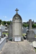 tombeau (stèle funéraire) de l'ancien maire Vital Beaumevieille