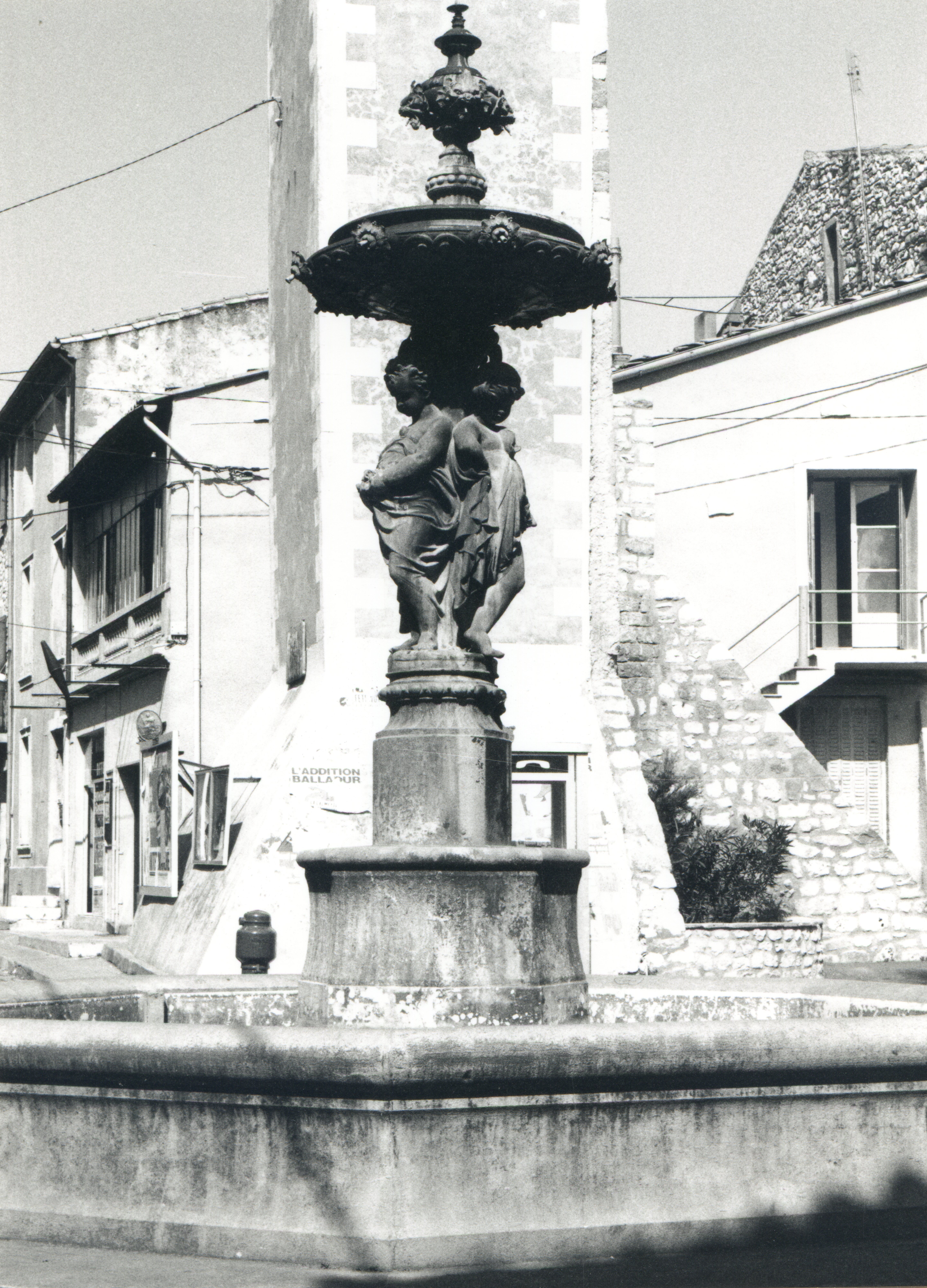 fontaine monumentale, dite griffe de Saint-Geniès