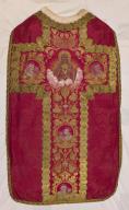 chasuble rouge avec étole, manipule et bourse de corporal