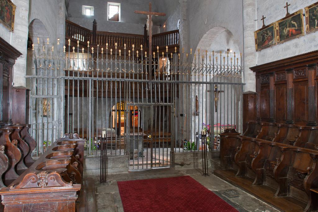 prieuré de bénédictins, église paroissiale Saint-Pierre, Saint-Ebons