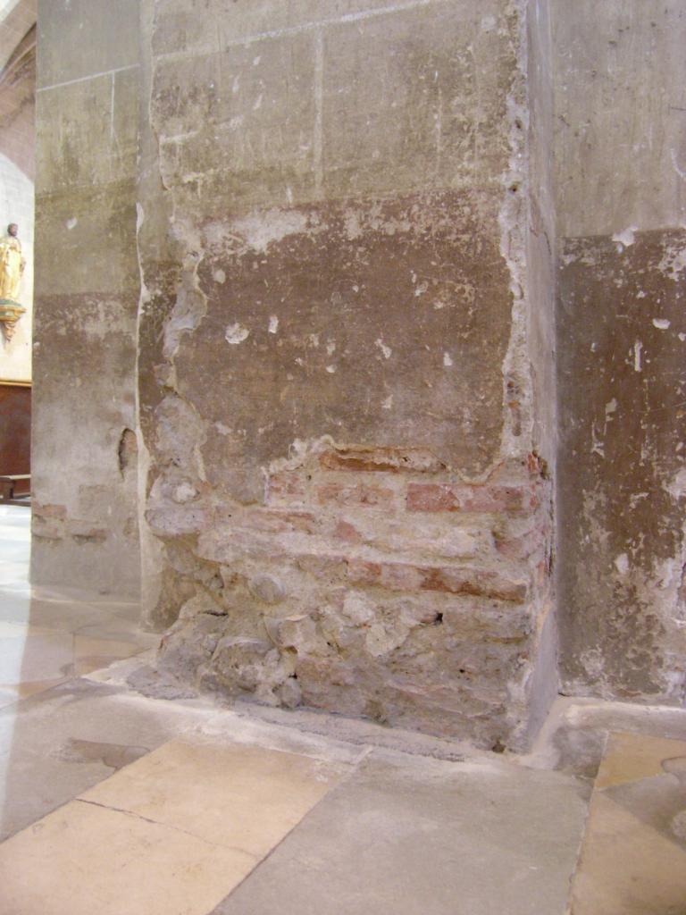 prieuré de bénédictins Saint-Pierre et Saint-Phébade, puis église paroissiale