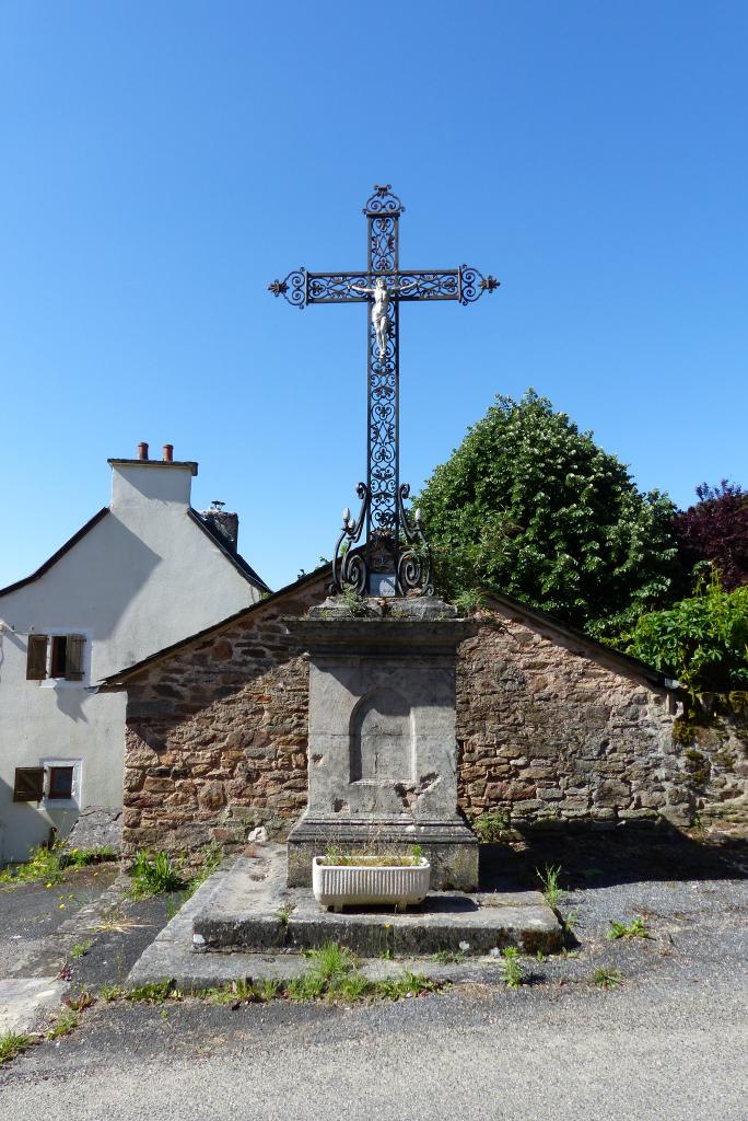 croix monumentale d'Ampiac